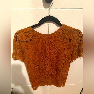 Beautiful top size XS is excellent condition